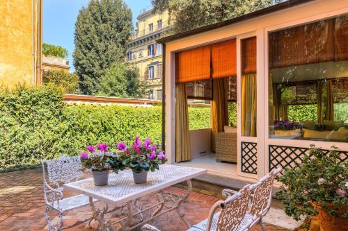 Borghese Flat in Luxury Villa with Garden in Flaminio