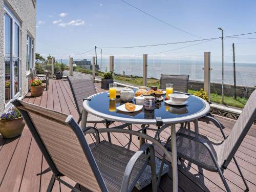 4 Bed in Bridgend oc-74236 gîte à louer Ogmore-by-Sea