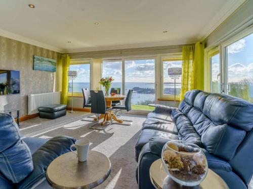 Oprema, 2 Bed in Tenby oc-fb186 in New Hedges