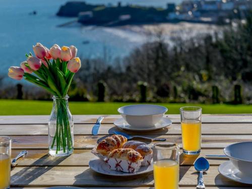 Oprema, 2 Bed in Tenby oc-fb186 in New Hedges