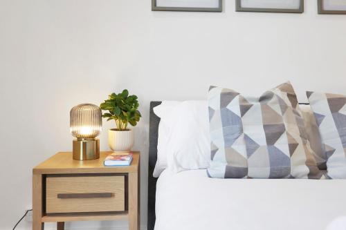Loft apartment in Broadway Market - image 44