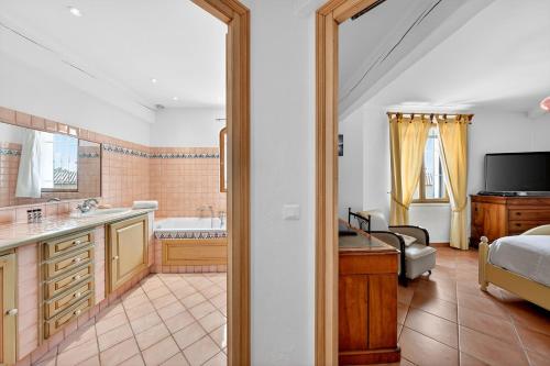 Villa provençale avec piscine et vue mer ! - image 2