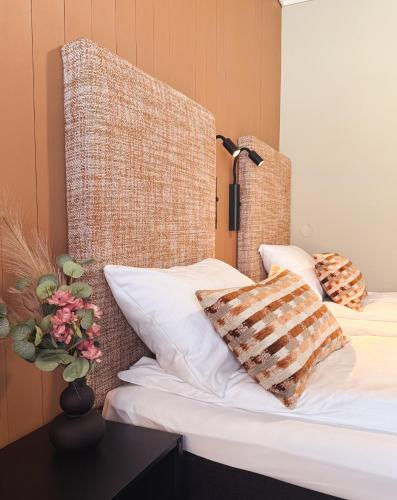 2 twin beds