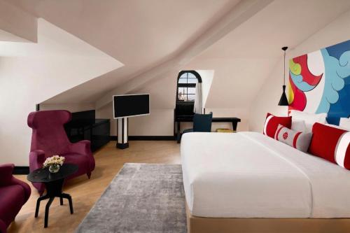 room detail thumbnail 1