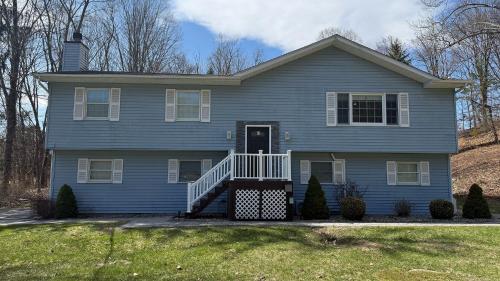 Bejárat, Modern 3BR Woodbury NY in Central Valley (New York)