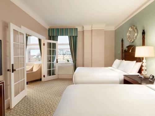 Corner Suite with Double Bed