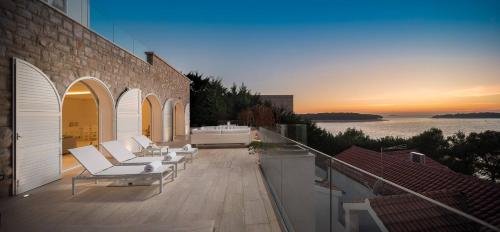Luxury Seafront Villa Primosten Glamour with private pool sauna and gym at the beach in Primosten - image 6