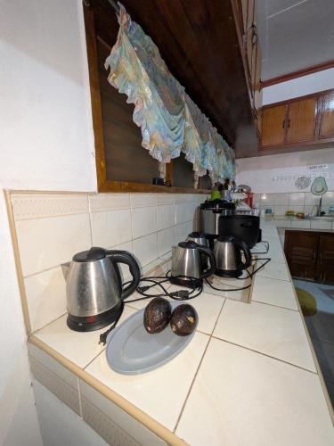 Camiguin Rubilla's Homestay and House Rental - 주방