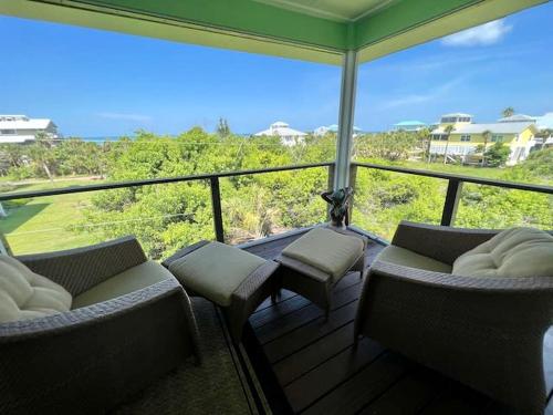 Pet-Friendly Family Beach House with Gulf Views & Private Dock Slip near Little Gasparilla Island, F in Placida (FL)