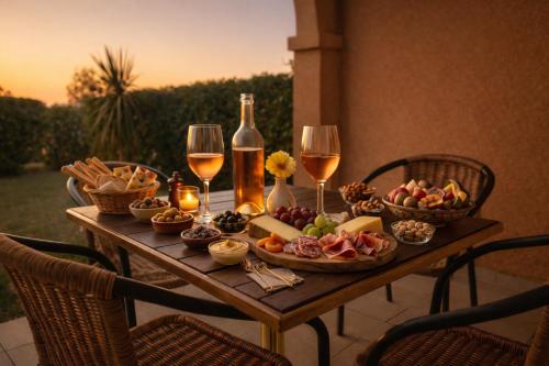 Facilities, 2 pieces climatise terrasse et jardin Bella Holiday Cap Esterel Saint Raphael in Saint-Raphael