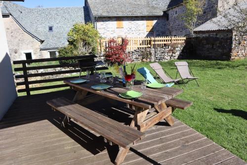 Entre Aubrac et Viadène gîte à louer La Terrisse