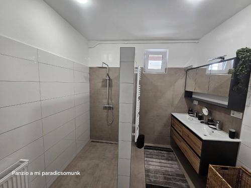 Vannas istaba, vendégház A Mi Paradicsomunk (vendeghaz A Mi Paradicsomunk) in Palotabozsok