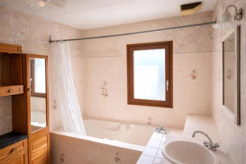 Etablissement commun avec chambre prive tranquille avec jardin a 10 min a pied de la gare de Fleury- - Chaingy