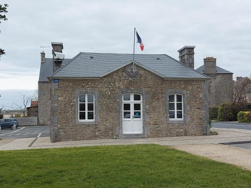 Charmant cottage neuf classé 3 étoiles (Charmant cottage neuf classe 3 etoiles) in Regneville-Sur-Mer