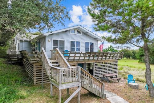 Ocean Breeze N Tees Village OBX in Kitty Hawk