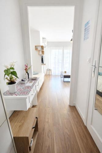 Coeur de Juan - Studio, 4P, PK, AC, centre & plage