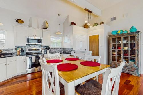 The Purple Beach House in Rockport, USA