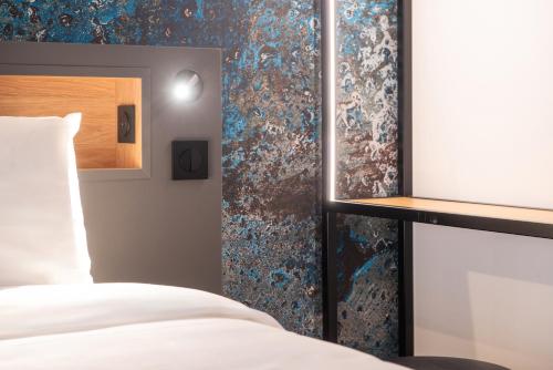 Hotel Kyriad Argenteuil - Tap to explore photos