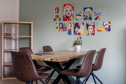 Facilities, janu-homes - 4 Zimmer - 2 Apartments - 6 Betten - Boardinghouse Kirchplatz in Mengerskirchen