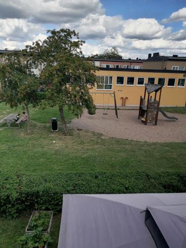 Cozy Guest Room in Green Uppsala - Walk to Central Station in Kvarngardet
