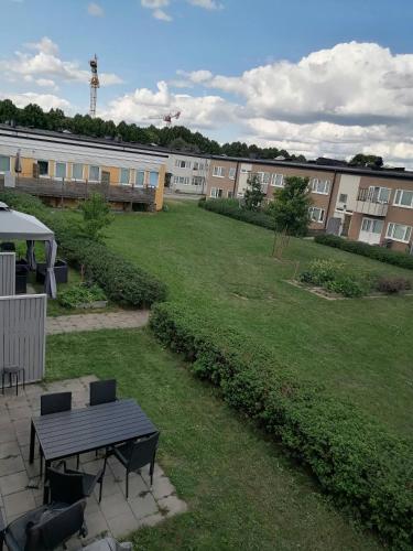 Cozy Guest Room in Green Uppsala - Walk to Central Station in Kvarngardet