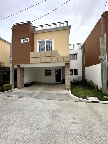 Casa San Lucas Sacatepequez in San Lucas Sacatepéquez