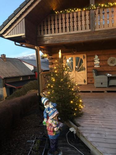 Балкон, Exclusive log house with panoramic fjord views in Вангснес