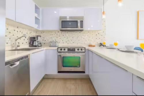 Glamorous and modern beach apartment Eagle beach ARUBA in Savaneta