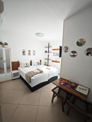 2 twin beds