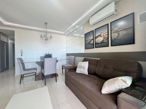 Luize 302 - Apartamento amplo com 3 dormitórios a 300m do mar. - image 4