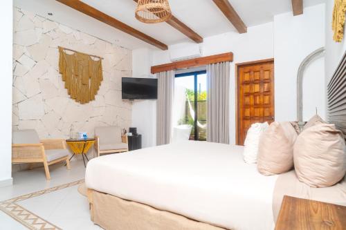 Mezcal Hotel Room Type - Deluxe Double Room