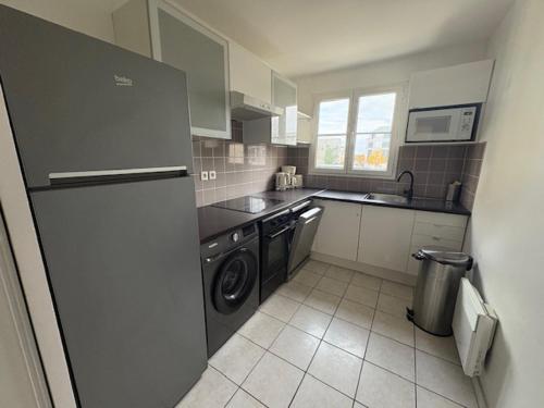 Disney 4 min, from 4 to 14 Guests, 4 bedrooms, free parkings, 100 m2