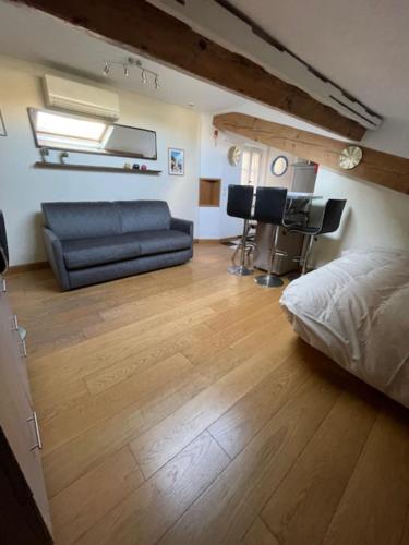 Studio atypique coeur de Cannes