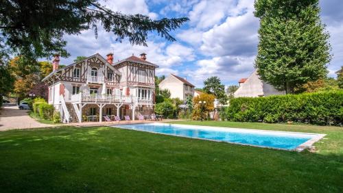 Exceptional historic house with pool - Location, gîte - Yerres