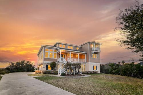 5BR Intracoastal Retreat Private Dock – khách sạn tại Crescent Beach