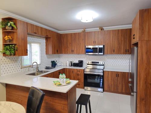 The Full Maison at Ocho Rios in เบรดนัท ฮิลล์