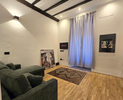 YR Apartments Isola - Steps from Bosco Verticale and Metro