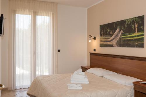 2 bedrooms, 3 beds
