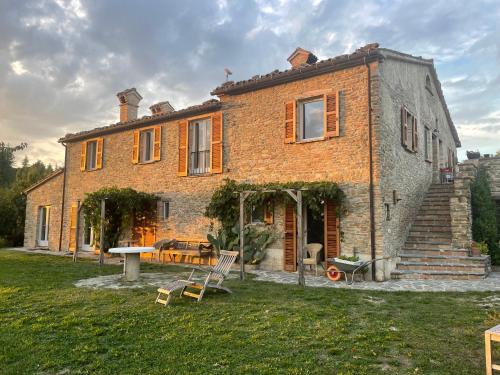 Viesnīcas āriene, Villa dell'Agata - rustige natuurvilla met zwembad in Le Marche in Sant' Angelo in Vado