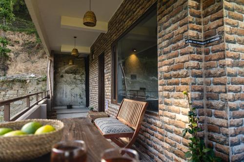 THHPSOCIETY - Exstacy stays & cafe - Your Romantic & Cozy Getaway - Mountain view , Hot tub , Parkin in Muktesvara