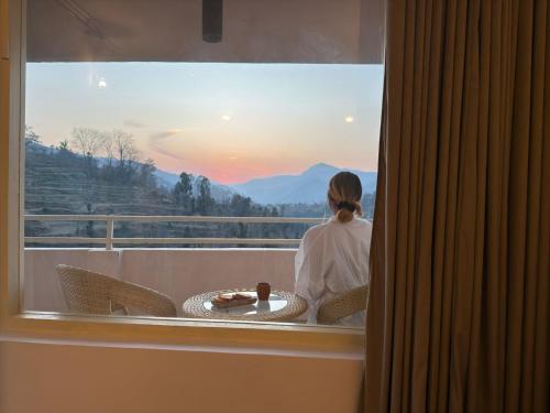 THHPSOCIETY - Exstacy stays & cafe - Your Romantic & Cozy Getaway - Mountain view , Hot tub , Parkin in Muktesvara
