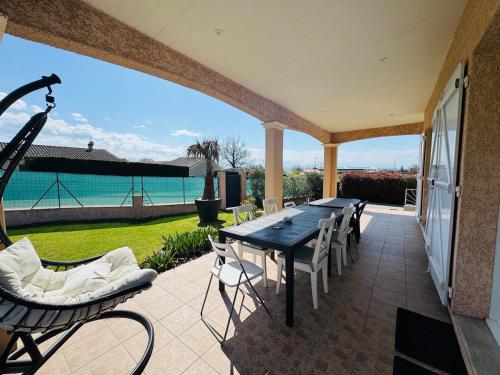 Élégante villa avec piscine et jardin - Nord Ariège (Elegante villa avec piscine et jardin - Nord Ariege) in Montaut (Midi-Pyrenees)