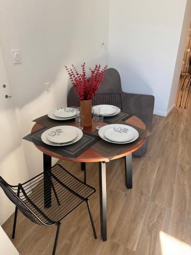 Le jardin d'Eden -Appartement neuf -Tram à 1 min-Hôpitaux-Eurexpo-Parking (Le jardin d'Eden -Appartement neuf -Tram a 1 min-Hopitaux-Eurexpo-Parking) in 布龍