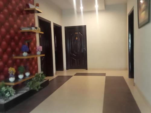 Royal Hotel And Beauty Salon - image 12