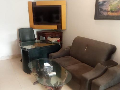 Royal Hotel And Beauty Salon - image 13