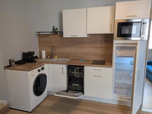 Appartement équipé centre,calme,gare 2 min (Appartement equipe centre,calme,gare 2 min) in Таверни
