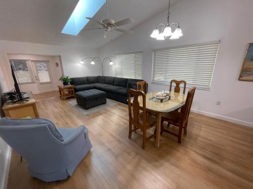 Stylish budget friendly retreat! in Lake Placid, USA