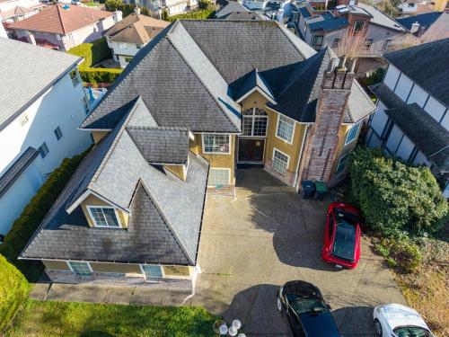 Spacious 3BR Family Home in Quiet Coquitlam in โคควิตแลม (BC)