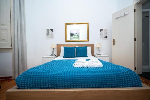 Large 3-Bedroom 2 Bathroom Apartment, Multiple Bathrooms, Prime Lisbon Location, Lisboa