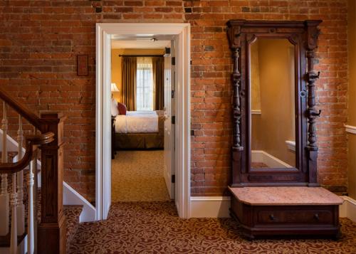 The Washington House Hotel & Restaurant 5